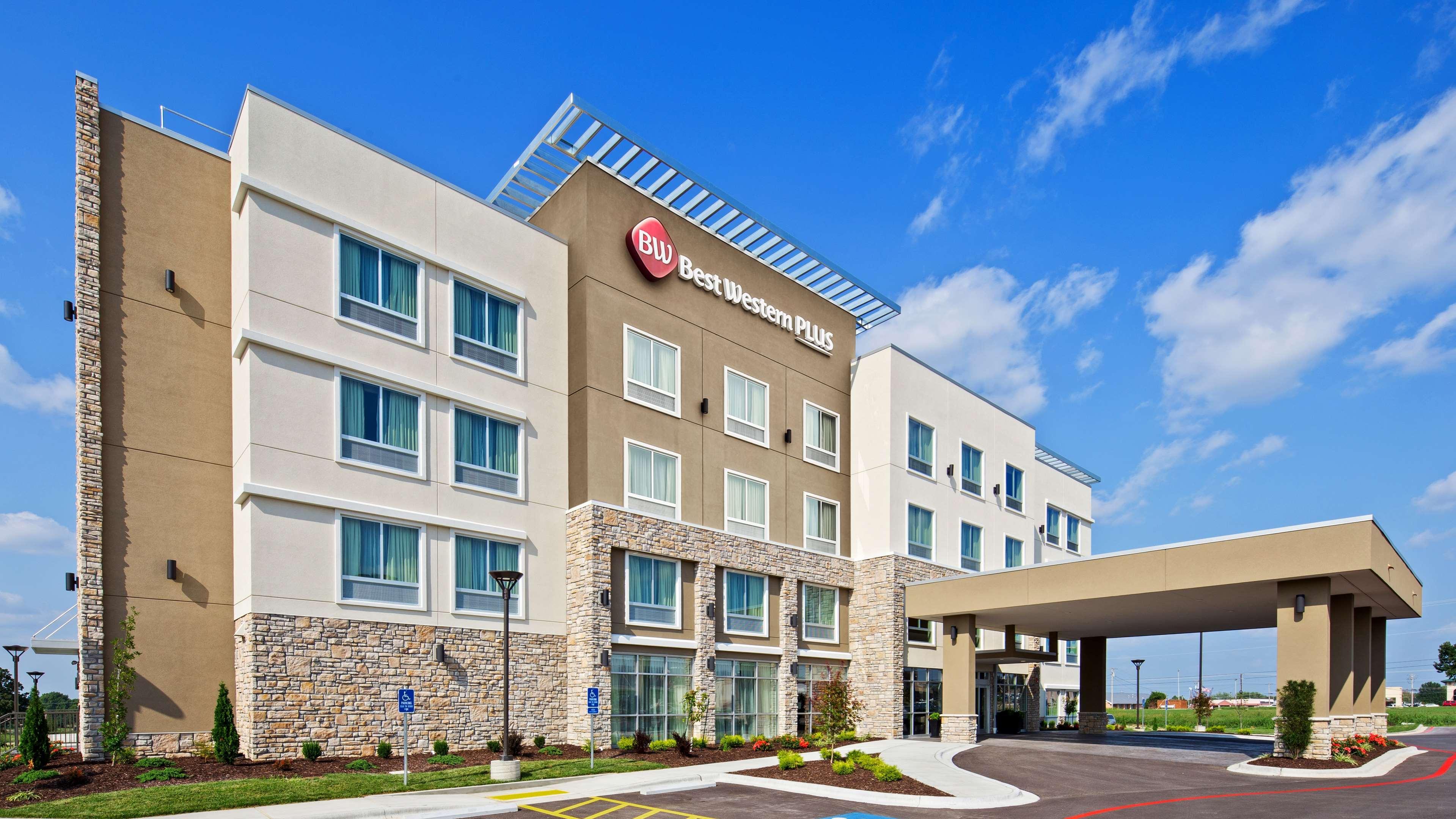 Best Western Plus Bolivar Hotel & Suites Exterior photo